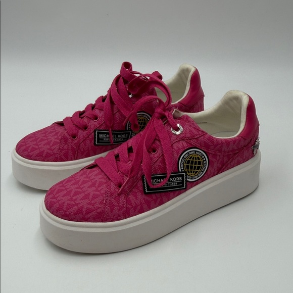 Michael Kors Shoes - MICHAEL KORS OUTLET
Romey Embellished Signature
Logo Platform Sneaker